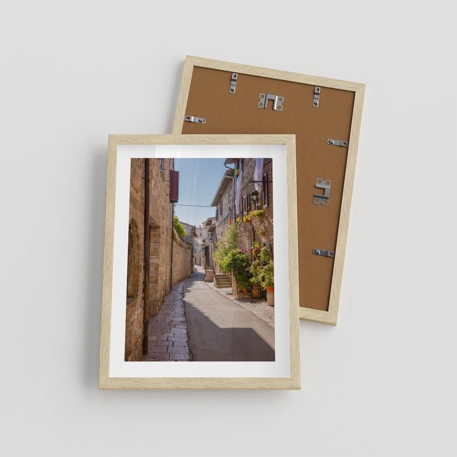 Plakat w ramie 30x40 - Uliczka Wakacyjnego Miasteczka - uliczka, wakacje - rama drewno