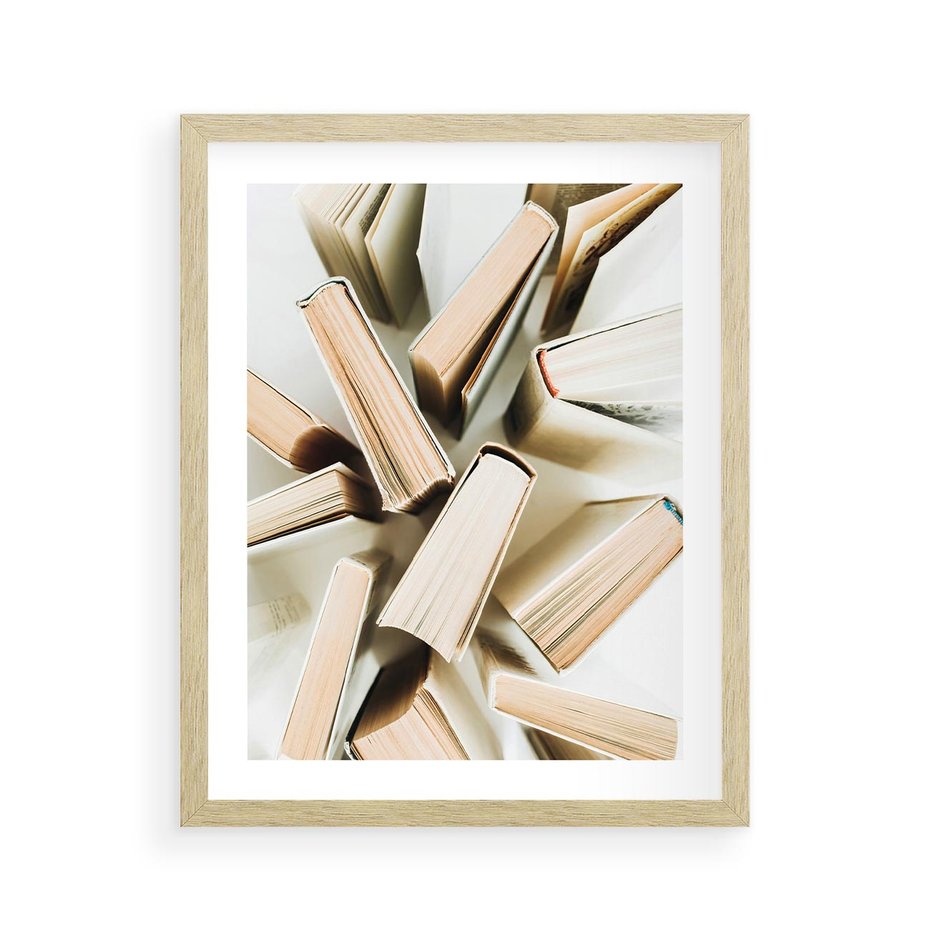 Plakat w ramie 40x50 - Odcienie Wiedzy - książki, ujęcie z góry - rama drewno