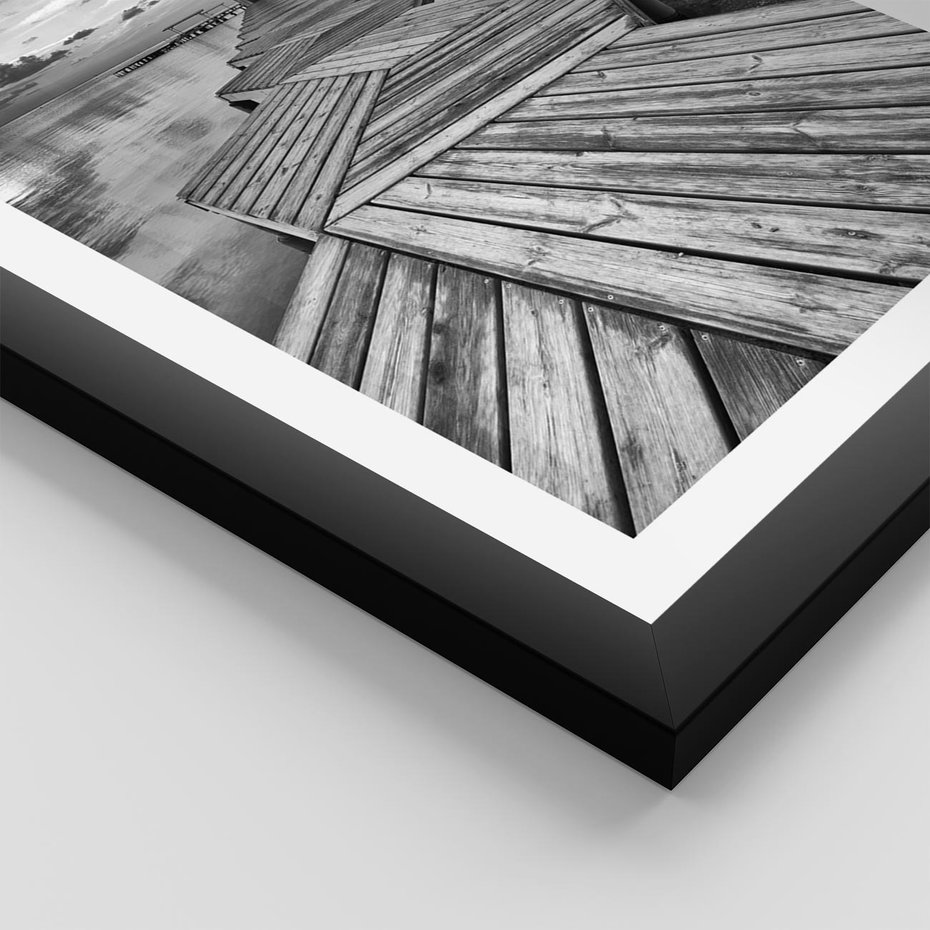 Plakat w ramie 50x70 - Pomost nad Morzem - pomost, morze - rama czarna