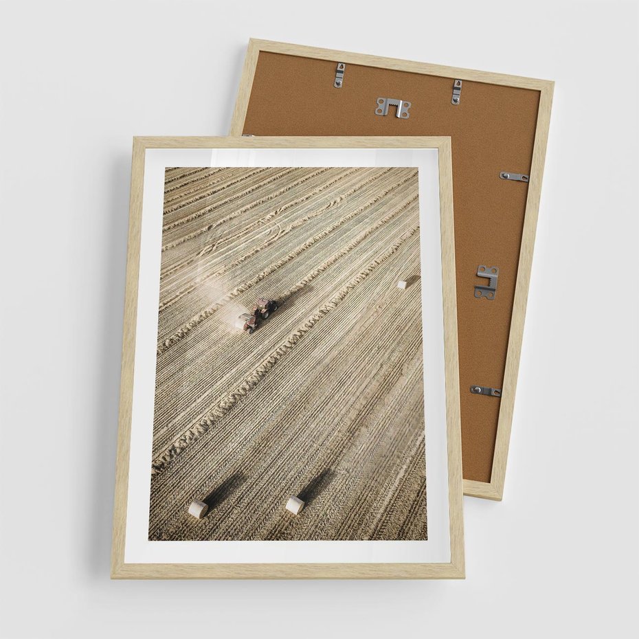 Plakat w ramie 50x70 - Rolnicza Praca - pole, traktor - rama drewno