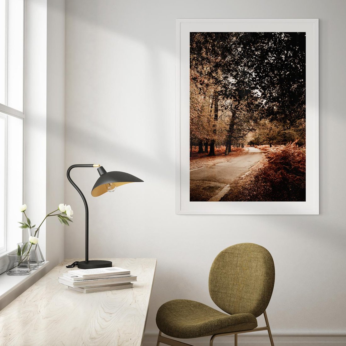 Plakat w ramie 40x50 - Magia Jesieni: Pejzaż Parku w Odcieniach Żółci - jesień, park - rama biała