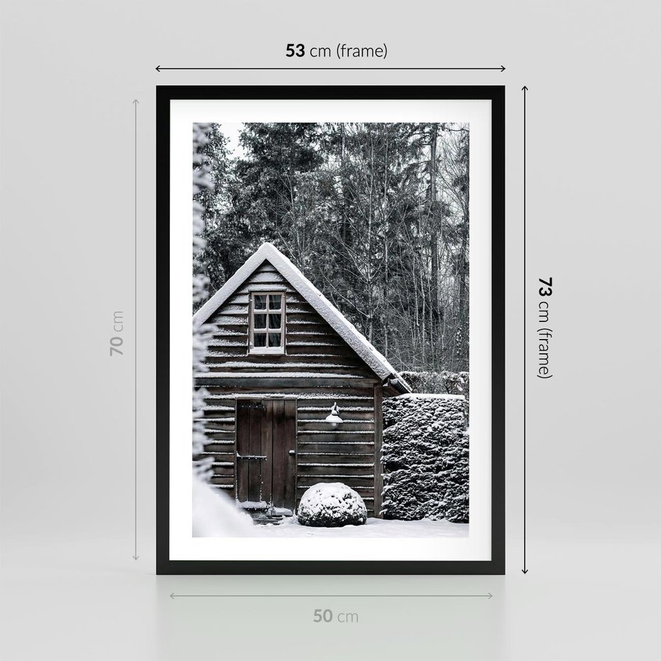 Plakat w ramie 50x70 - Zaklęta Zima - domek w lesie, śnieg - rama czarna