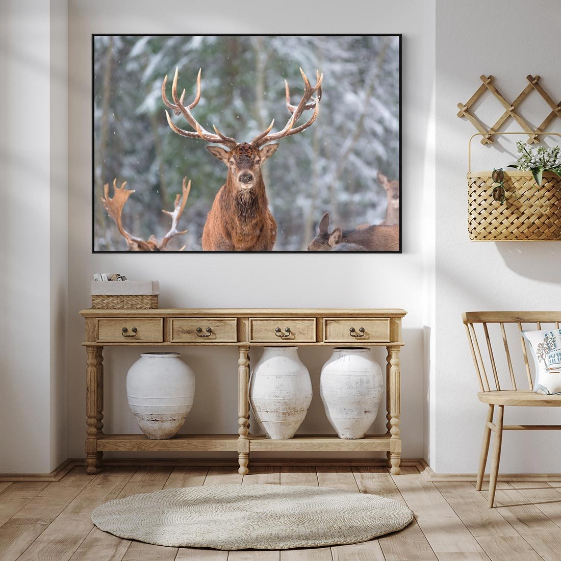 Obraz w ramie 100x70 - Monarcha Zimowej Dziczy - jeleń, zima - rama czarna