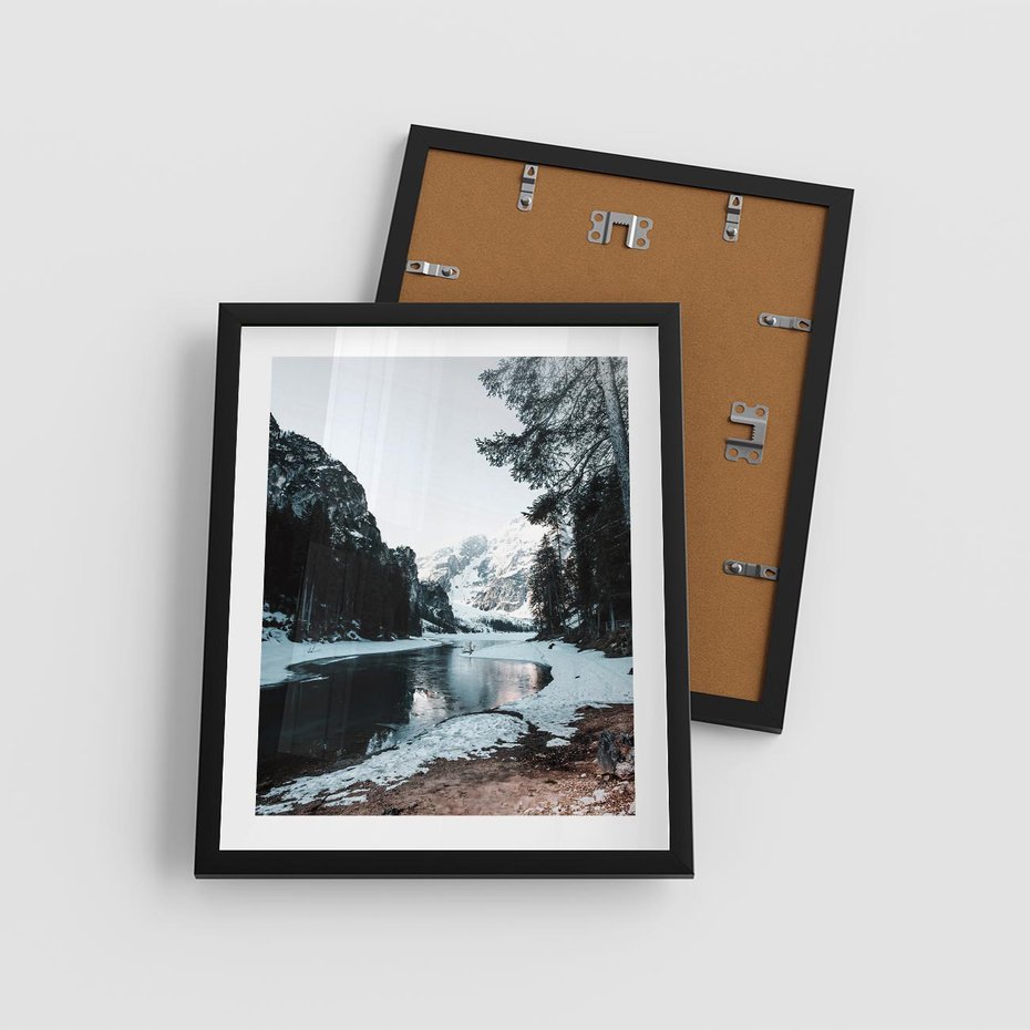 Plakat w ramie 40x50 - Zamarznięta Rzeka - zima w górach, zamarznięta rzeka - rama czarna