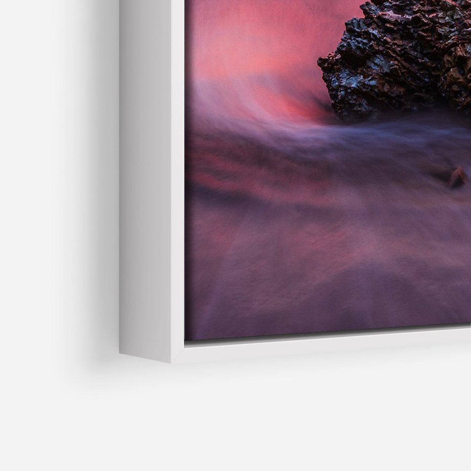 Obraz w ramie 70x100 - Zaklęty Zachód - magiczny zachód słońca, fioletowe - rama biała