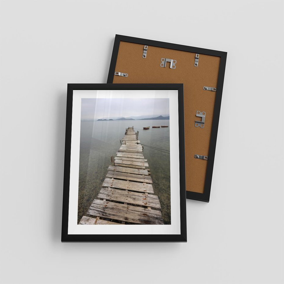 Plakat w ramie 30x40 - Jeziorne Refleksje - pomost, jezioro - rama czarna