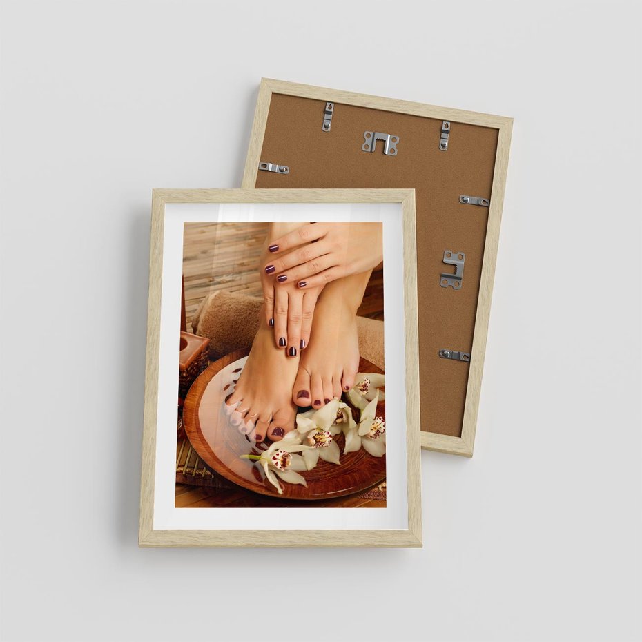 Plakat w ramie 30x40 - Relaksujące Spa i Perfekcyjny Manicure - spa, paznokcie - rama drewno