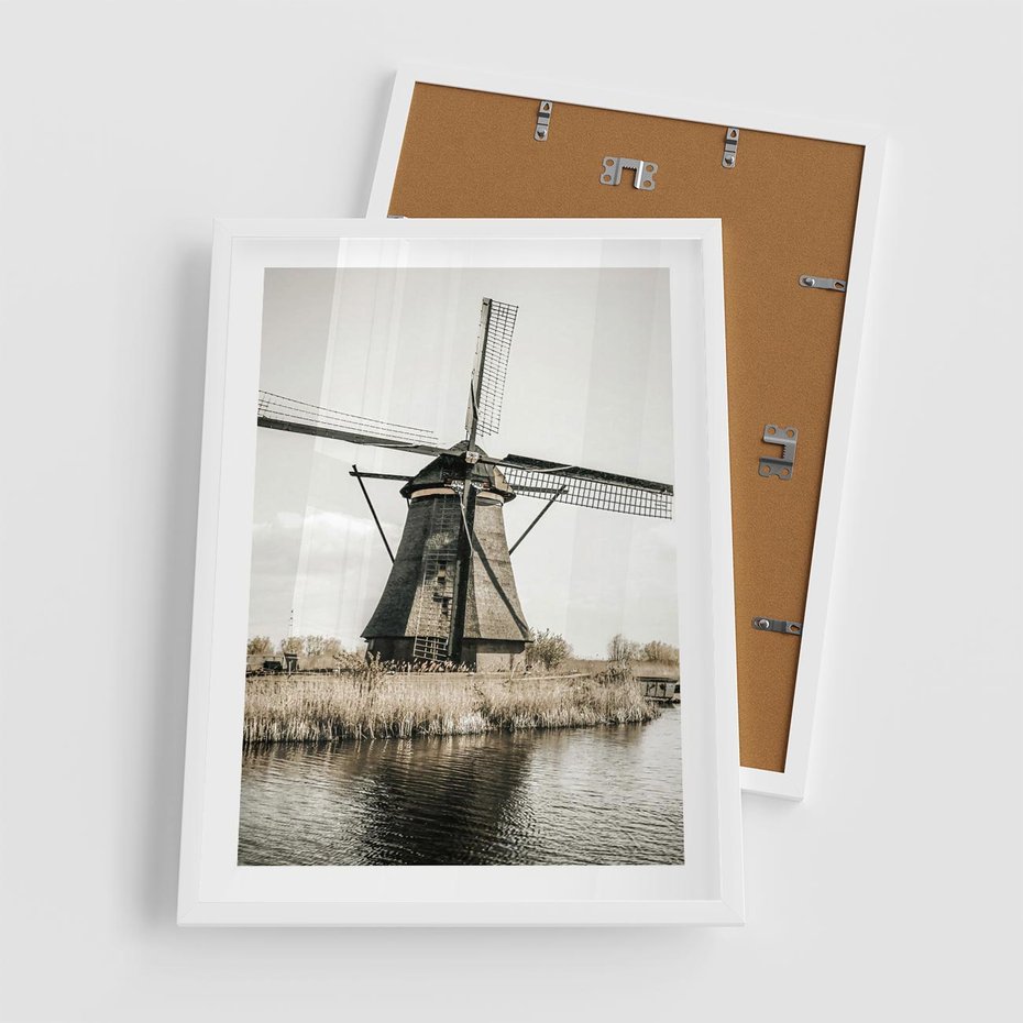 Plakat w ramie 50x70 - Holenderski Wiatrak w Sepii - holenderski wiatrak, młyn - rama biała