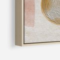 Obraz w ramie 50x50 - Zapisane w promieniach słońca - beżowe strukturalne tło, koła - rama drewno