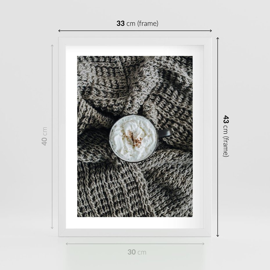 Plakat w ramie 30x40 - Relaks z Kawą i Kocem - ciepły wełniany koc, kawa z bitą śmietaną - rama biała