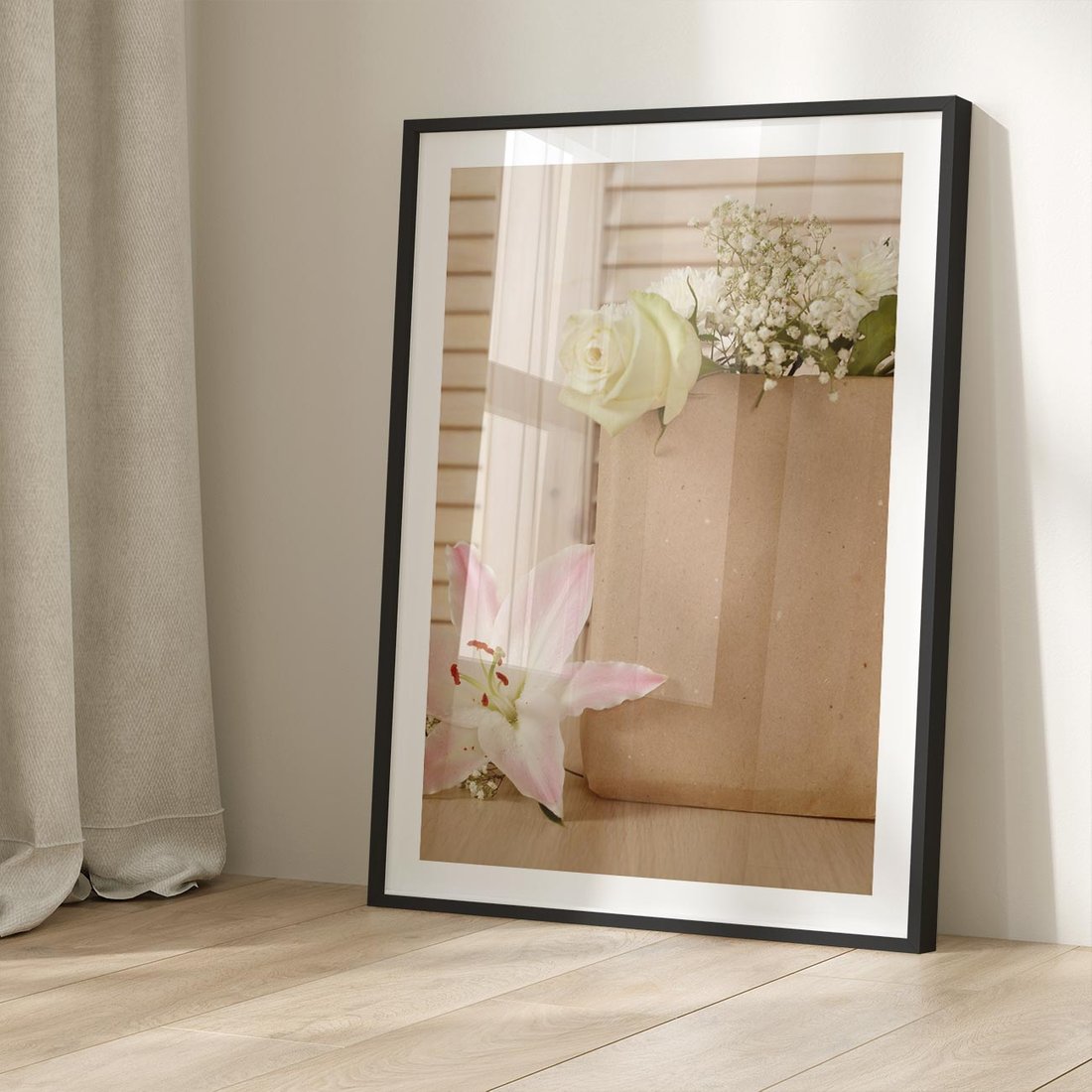 Plakat w ramie 50x70 - Elegancja W Prostocie - kwiaty, mnimalizm - rama czarna