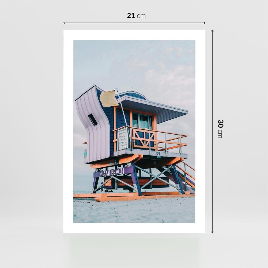 Plakat bez ramy 21x30 - Plażowa Kolorystyka: Budka Ratownika w Pastelach - pastelowa budka ratownika, plaża Miami