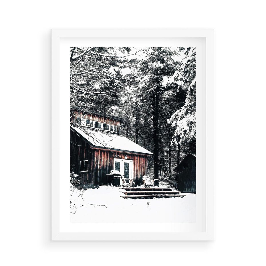 Plakat w ramie 50x70 - Zimowy Urok Drewnianego Domku - zima, drewniany domek - rama biała