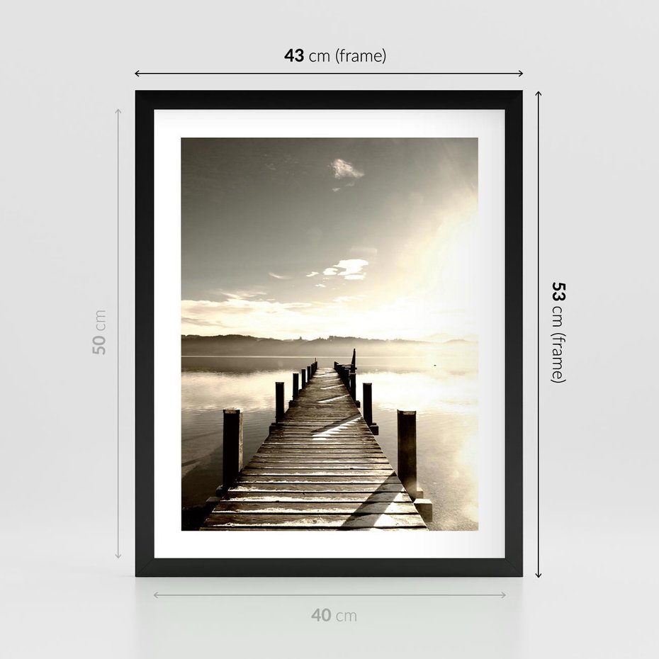 Plakat w ramie 40x50 - Mglisty poranek na pomostcie - pomost, mgła - rama czarna