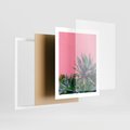 Plakat w ramie 40x50 - Tropikalne Liście na Różowej Ścianie - różowa ściana, tropikalne liście na jej tle - rama biała