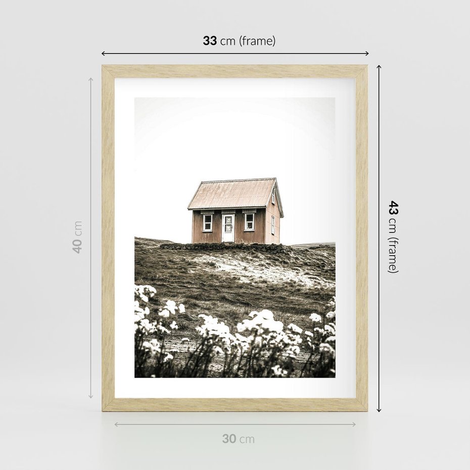 Plakat w ramie 30x40 - Krajobraz z Przeszłości: Kwitnąca Łąka w Sepii - domek na wzgórzu, kwitnąca łąka - rama drewno