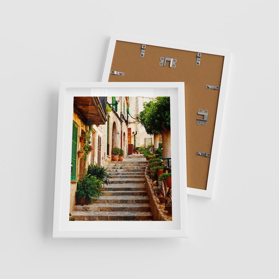 Plakat w ramie 40x50 - Uroczysta perspektywa uliczki - uliczka, perspektywa - rama biała
