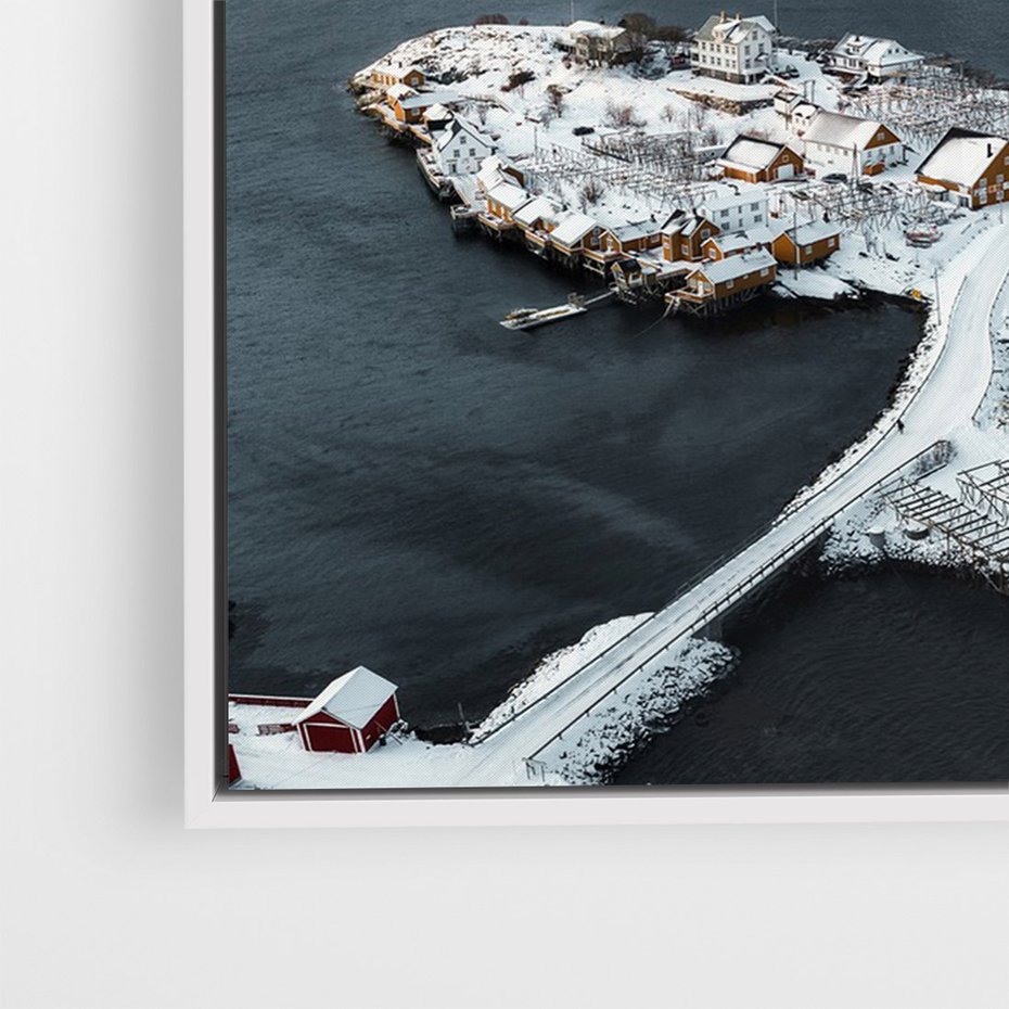 Obraz w ramie 80x120 - Ciepło i Urok Północy - skandynawskie, domki - rama biała