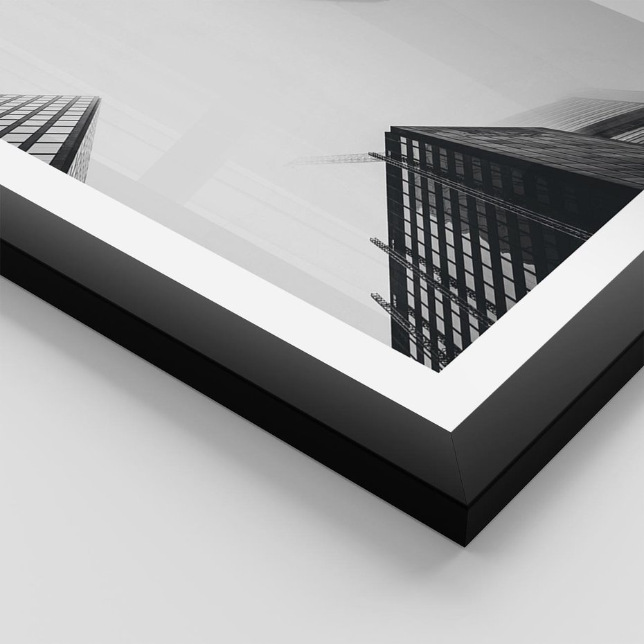 Plakat w ramie 50x70 - Nowoczesna Dynamika - perspektywa, wieżowce - rama czarna
