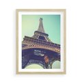 Plakat w ramie 50x70 - Wieża Eiffla w czarno-białej odsłonie - Eiffla, Paryż - rama drewno