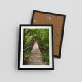 Plakat w ramie 30x40 - Przez Dżunglę - most, linowy - rama czarna