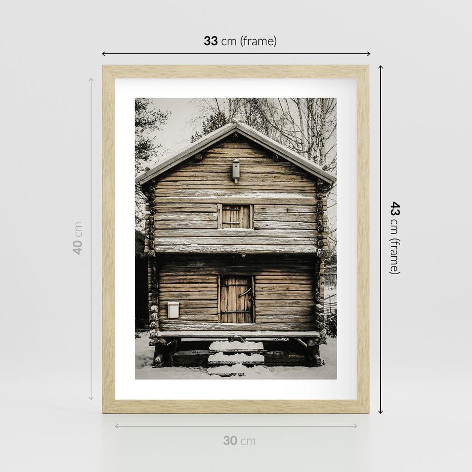 Plakat w ramie 30x40 - Stary Drewniany Dom w Śniegu - stary drewniany dom, zima - rama drewno