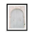 Plakat w ramie 50x70 - Błękitne Drzwi Kamienicy: Urok Historii - stare piękne drzwi do kamienicy, błękitne drzwi - rama czarna