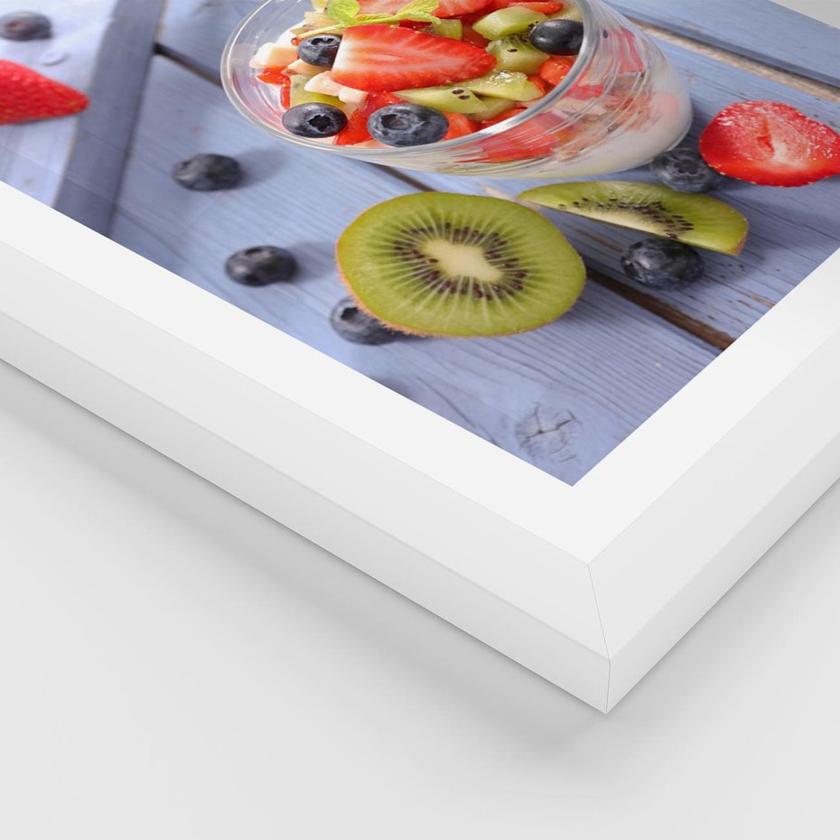 Plakat w ramie 30x40 - Świeżość i Zdrowie - sałatka, owoce - rama biała