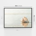 Obraz w ramie 100x70 - Spokój Plaży - fotografia, biała muszla na plaży - rama czarna