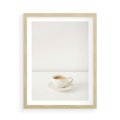 Plakat w ramie 50x70 - Kawa w Prostocie - kawa w filizance, białe tłó - rama drewno