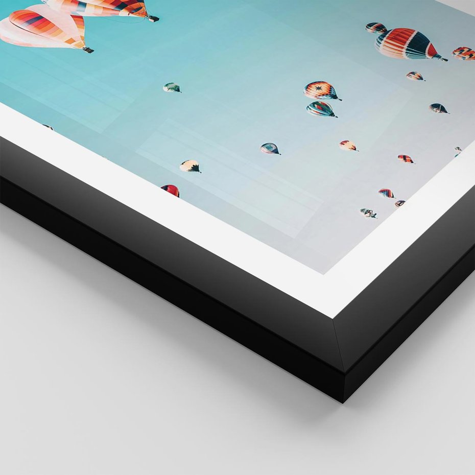 Plakat w ramie 30x40 - Balonowa Ekscytacja - balony latają w powietrzu, wyścigi balonów - rama czarna