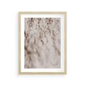 Plakat w ramie 30x40 - Cień Gałęzi - beżowa ściana, cień gałęzi - rama drewno