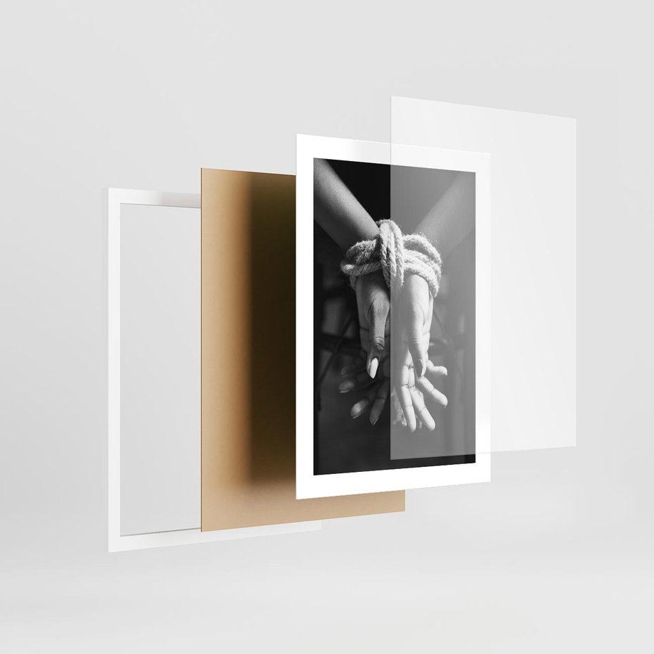 Plakat w ramie 30x40 - Splątane Uczucia - czarno biała fotografia, artystyczna - rama biała