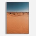 Obraz w ramie 50x70 - Piasek w Przytulnym Wnętrzu - pustynia, piasek - rama biała