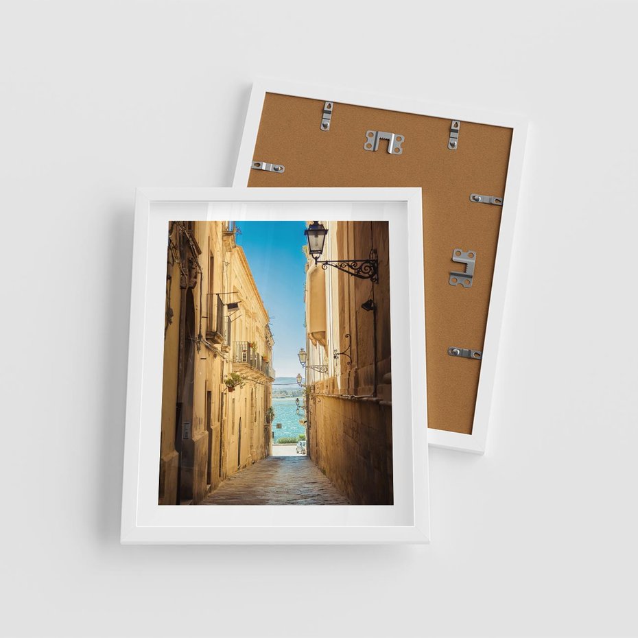 Plakat w ramie 40x50 - Perspektywa magicznej uliczki - uliczka, perspektywa - rama biała