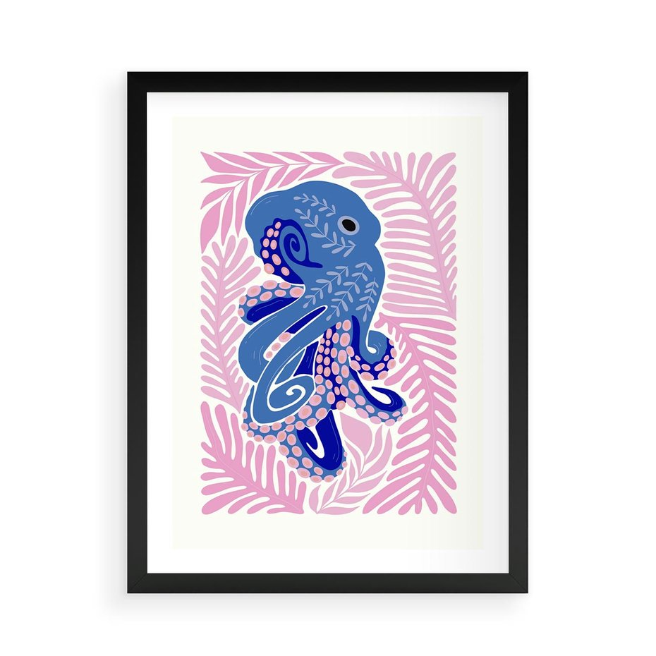 Plakat w ramie 50x70 - Rozkwitające marzenia - abstrakcyjna kompozycja, niebieska ośmiornica wśród różowej roślinnośći - rama czarna