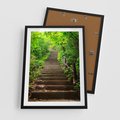 Plakat w ramie 50x70 - Lasowa ścieżka pełna tajemnic - ścieżka, schody - rama czarna