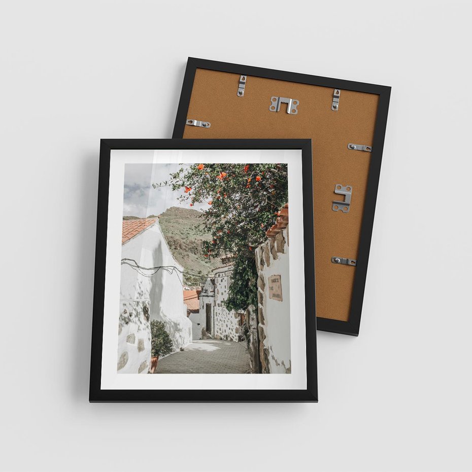 Plakat w ramie 40x50 - Południe Europy - śródziemnomorski krajobraz, uliczka we włoszech - rama czarna