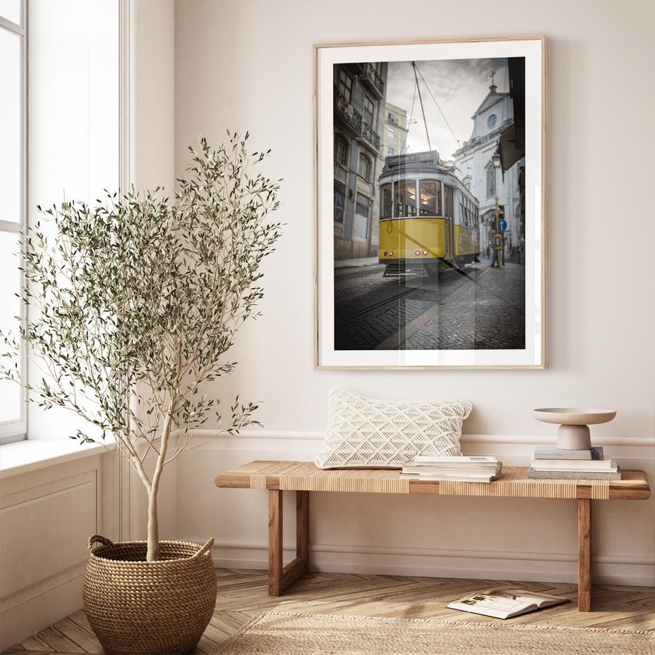 Plakat w ramie 40x50 - Urok tramwajów Lizbony - tramwaj, Lizbona - rama drewno