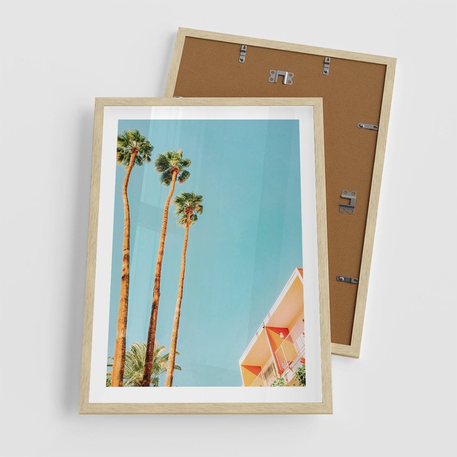 Plakat w ramie 50x70 - Letnie Marzenia - palmy, na tle nieba - rama drewno