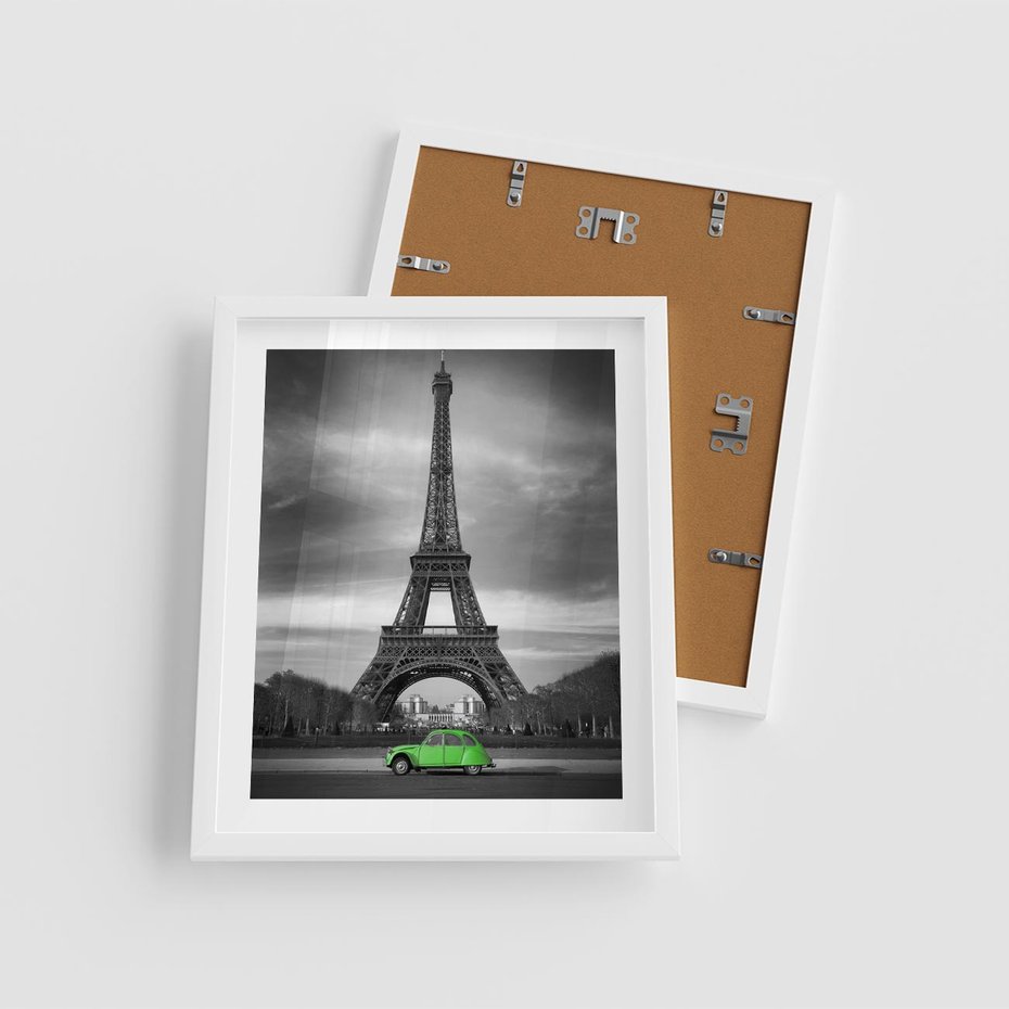 Plakat w ramie 40x50 - Paryskie Romantyczne Spotkanie - Eiffla, samochód - rama biała