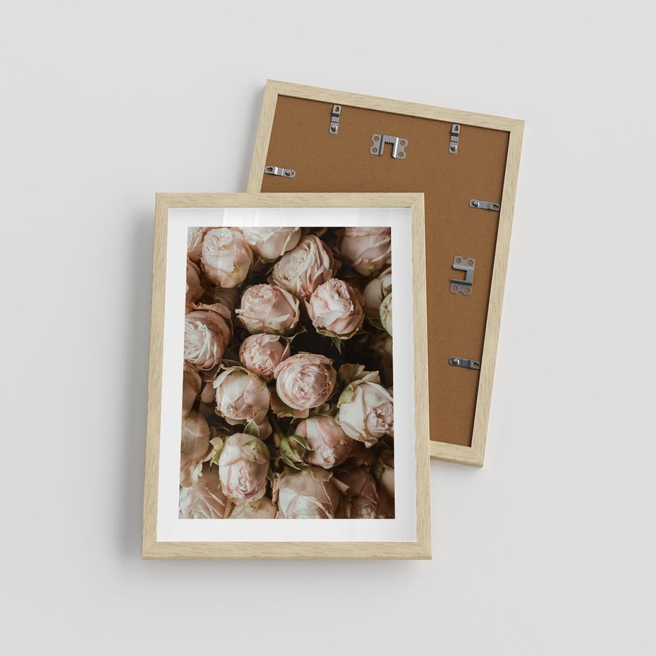 Plakat w ramie 30x40 - Róże i Różowe Kwiaty w Kompozycji - róże, różowe kwiaty - rama drewno