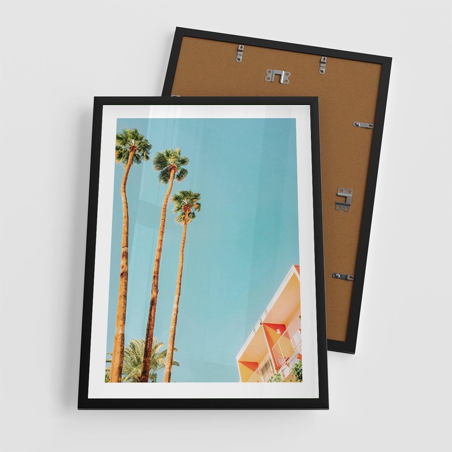 Plakat w ramie 50x70 - Letnie Marzenia - palmy, na tle nieba - rama czarna
