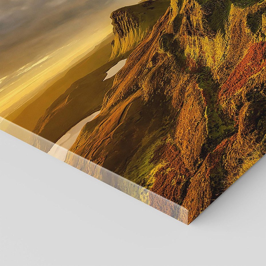 Obraz na płótnie 40x40 - Malownicza panorama górskich skał - góry, skały