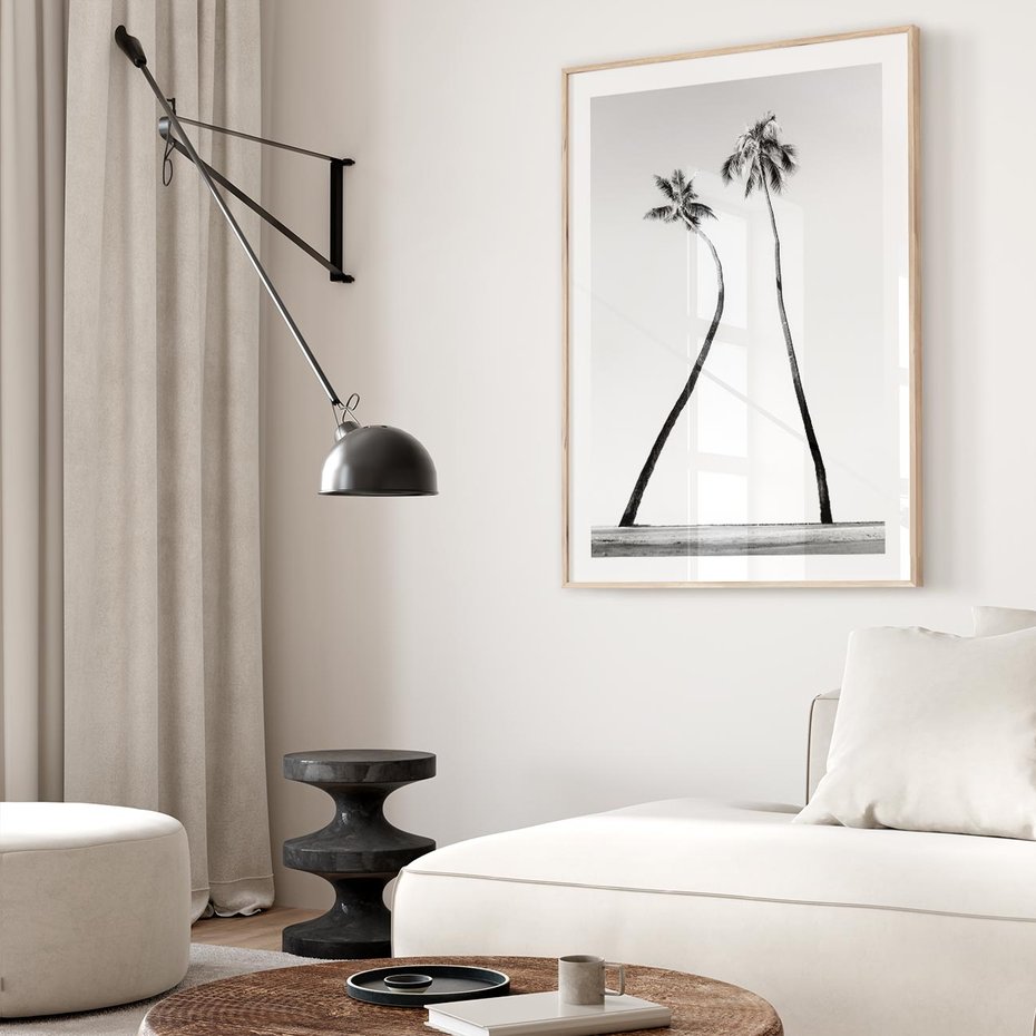 Plakat w ramie 50x70 - Samotne Palmy - czarno biała fotografia, dwie samotne palmy - rama drewno