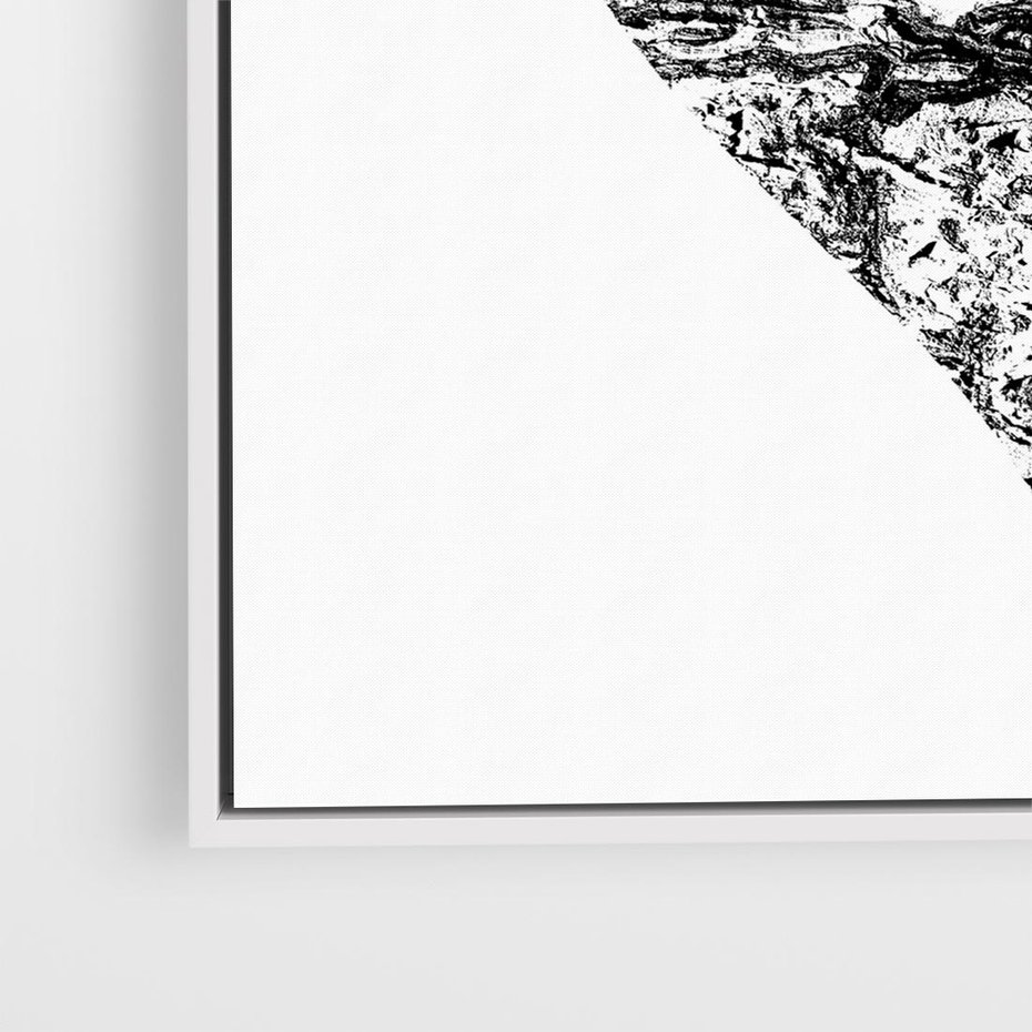 Obraz w ramie 80x80 - Drzewo Serca - czarne serce, tekstura jak kora drzewa - rama biała