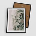 Plakat w ramie 50x70 - Egzotyczna Kompozycja - liście, rośliny tropikalne na tle ściany - rama czarna