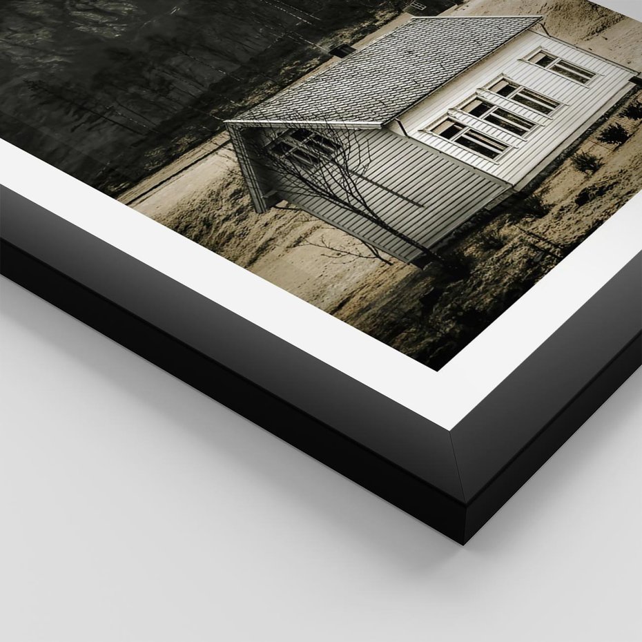 Plakat w ramie 30x40 - Ciepło i Urok Górskiego Domku - domek w górach, sepia - rama czarna