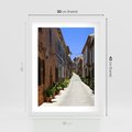 Plakat w ramie 30x40 - Urok uliczki: perspektywa miasta - uliczka, perspektywa - rama biała
