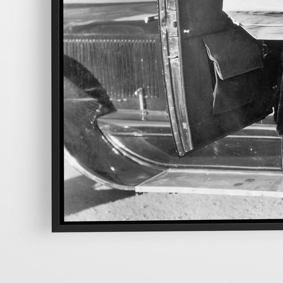 Obraz w ramie 70x50 - Nostalgiczna Podróż - fotografia vintage, lata 30 - rama czarna